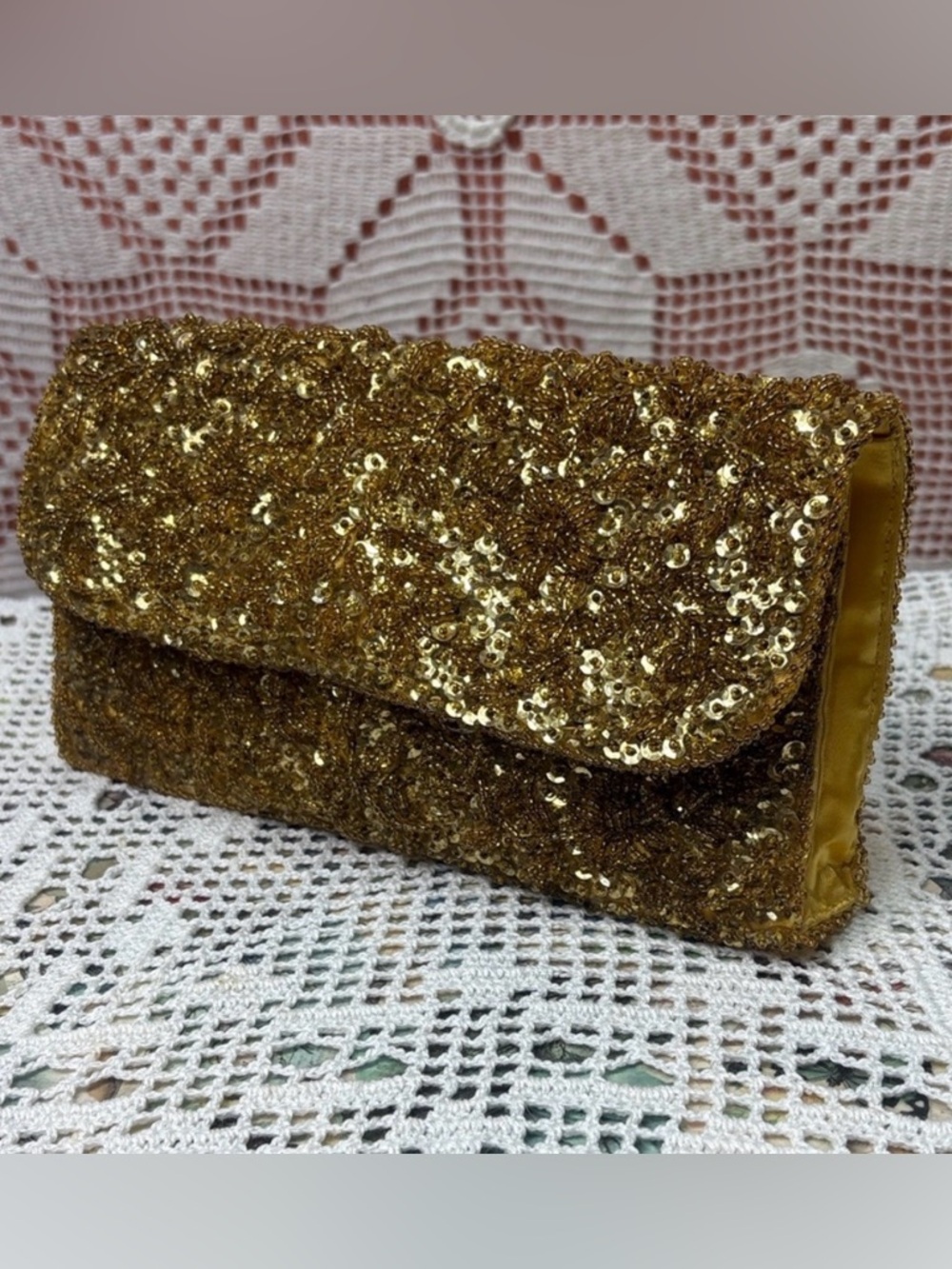 Vintage Beaded Sequin Clutch – Gold | Hong Kong